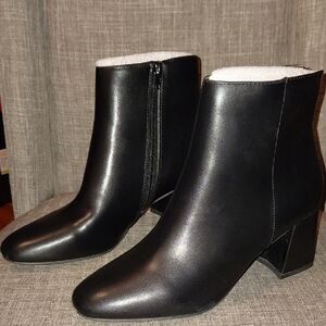 Chinese Laundry Women's Davinna Block Heels elegant Ankle Bootie Size 9.5